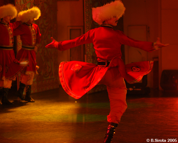 Traditional turkmen dance